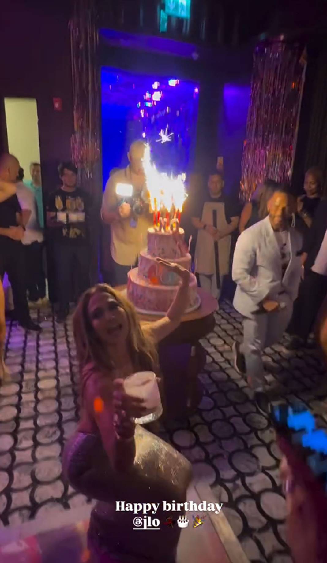 Jennifer Lopez Antalya’yı salladı: Göz kamaştıran performans! Doğum gününü sahnede kutladı 7